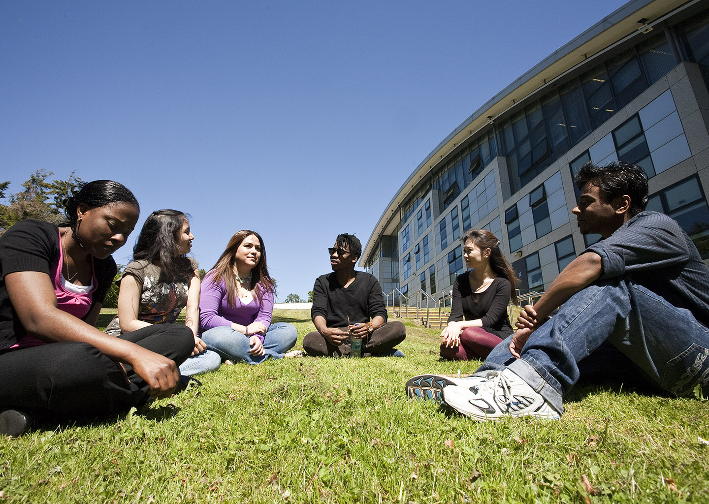University culture. University students. Scotland Universities. Poverty among University students. University offer.